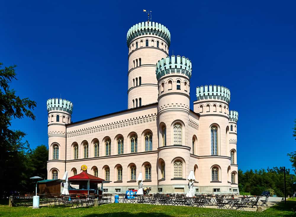 Jagdschloss Granitz: Ein Märchenschloss inmitten von Rügens Natur