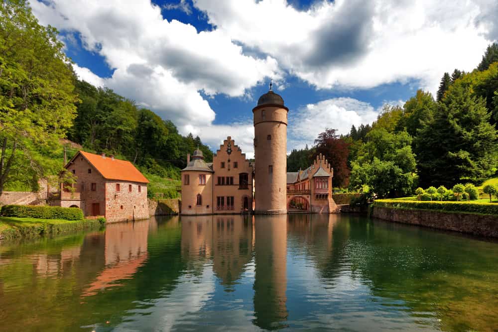 Wasserschloss Mespelbrunn: Ein Märchenschloss im Grünen